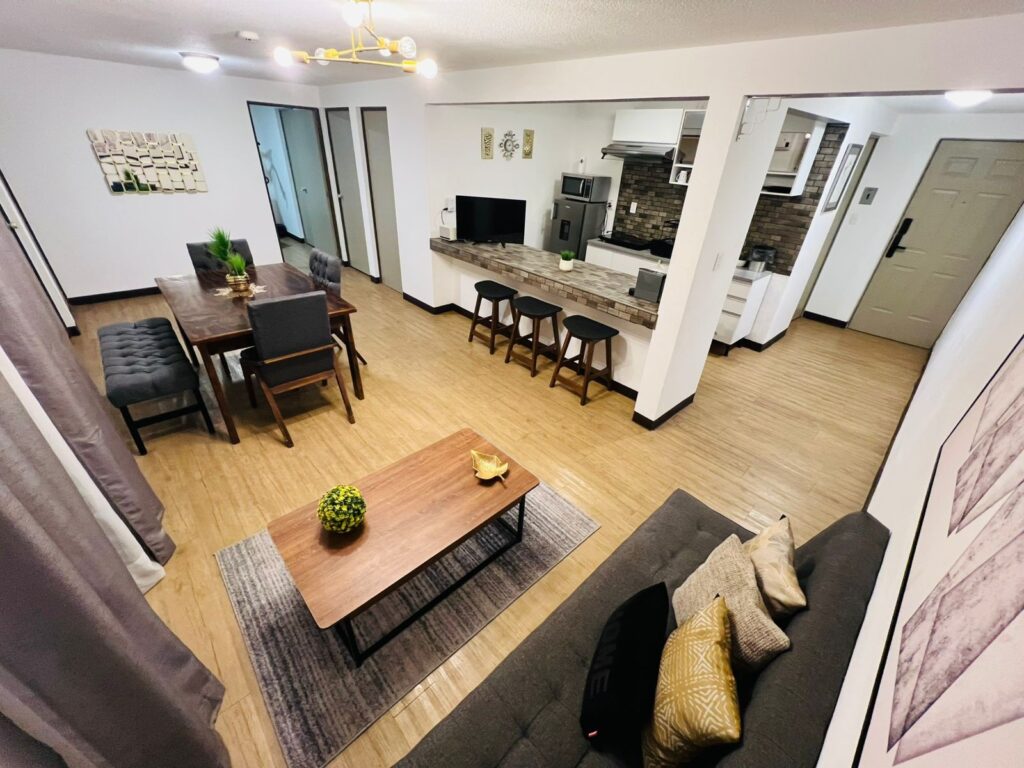Sala, comedor y cocina de departamento privado en Celaya